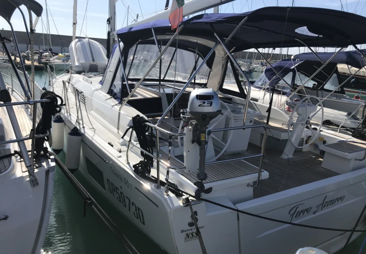 Oceanis 46.1 Cala dei Sardi | Ferro Azzurro