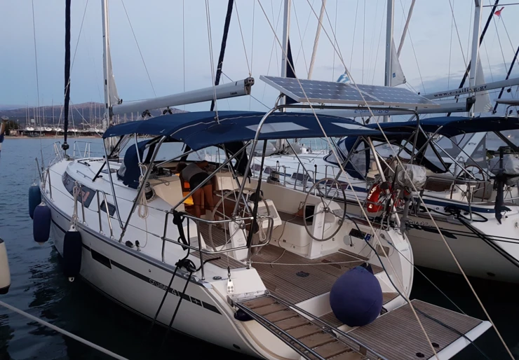 Bavaria Cruiser 41 Puerto de Lefkas | Bavaria cr 41 Marea with bow thruster