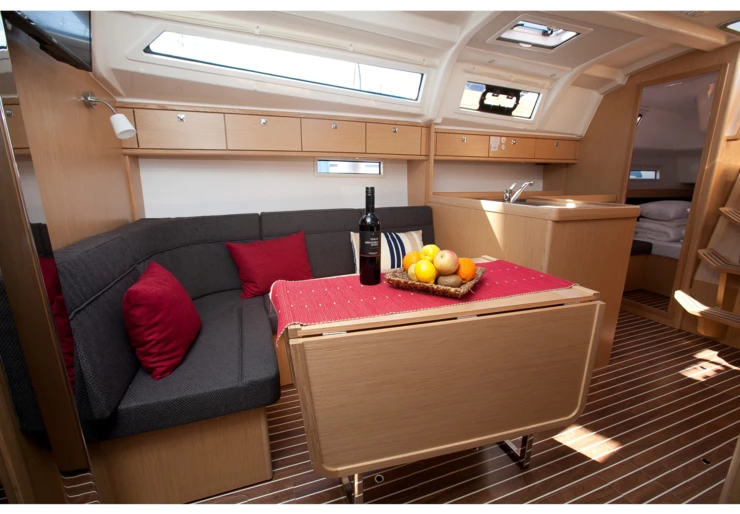 Bavaria Cruiser 37 Zadar harbour | Matija