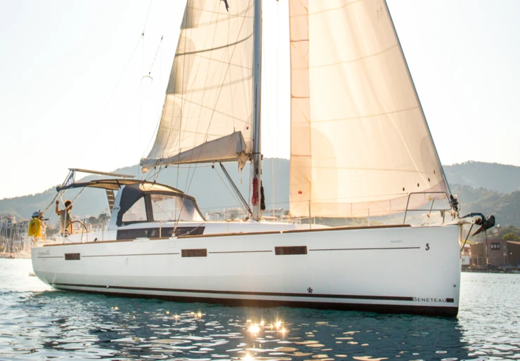 Oceanis 45 Lefkas harbour | Daedalus