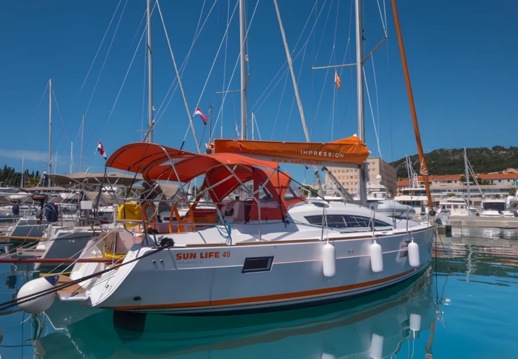 Elan 40 Impression ACI Marina | HAPPY