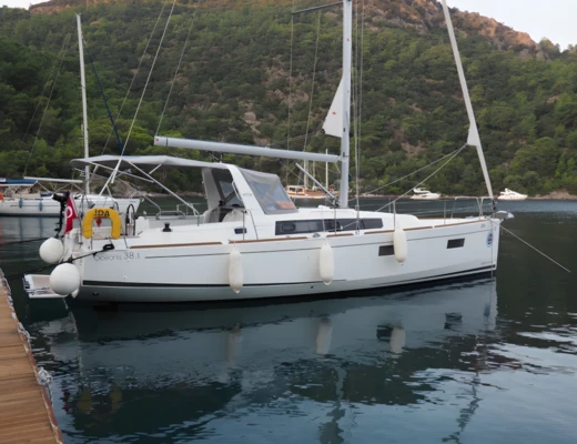 Oceanis 38.1