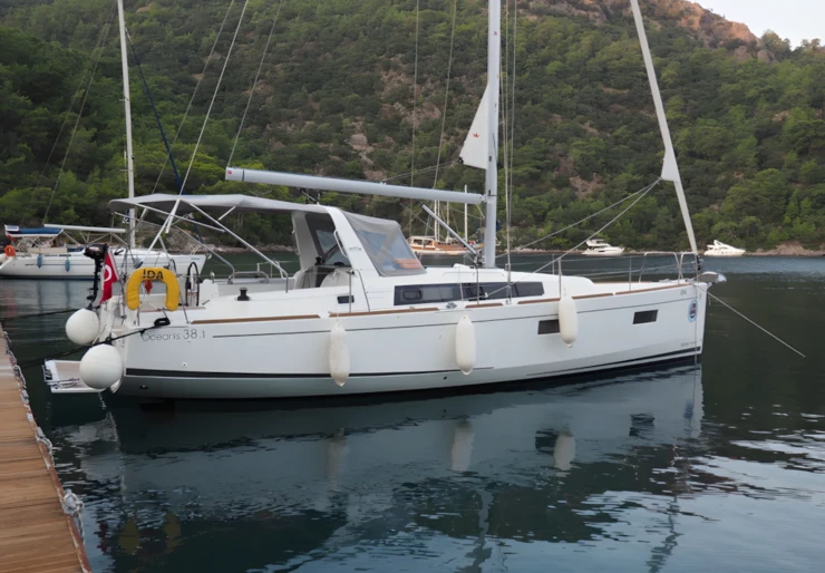 Oceanis 38.1 Adakoy Marina | IDA
