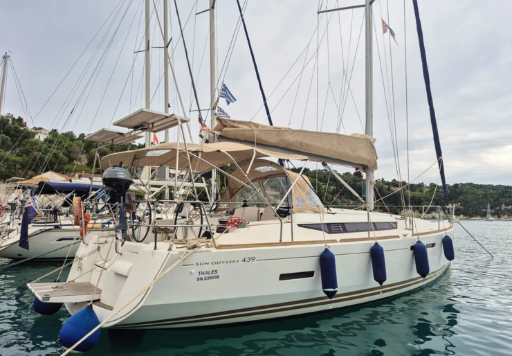 Sun Odyssey 439 Hafen von Lefkada | Thales