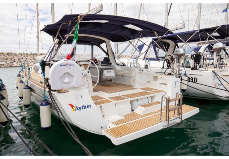 Oceanis 45 Marina d'Arechi | Ayther - Standard line