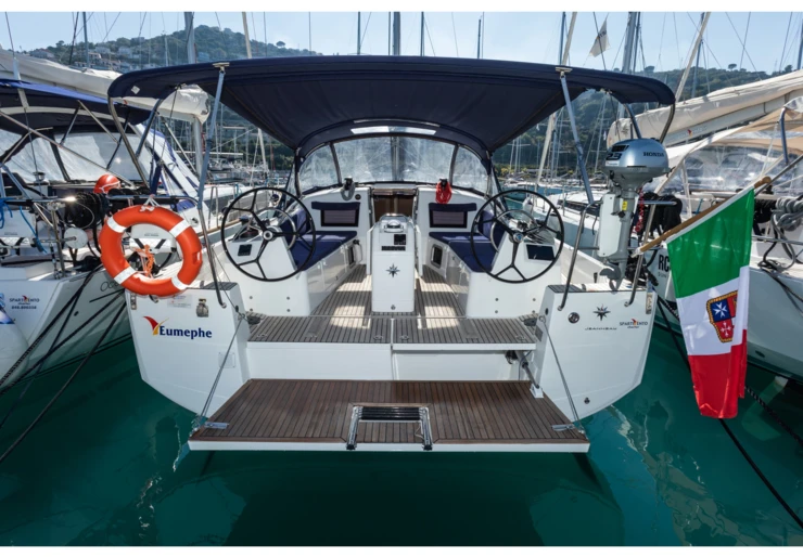 Sun Odyssey 410 Hafen von Olbia | Eumephe - Standard line