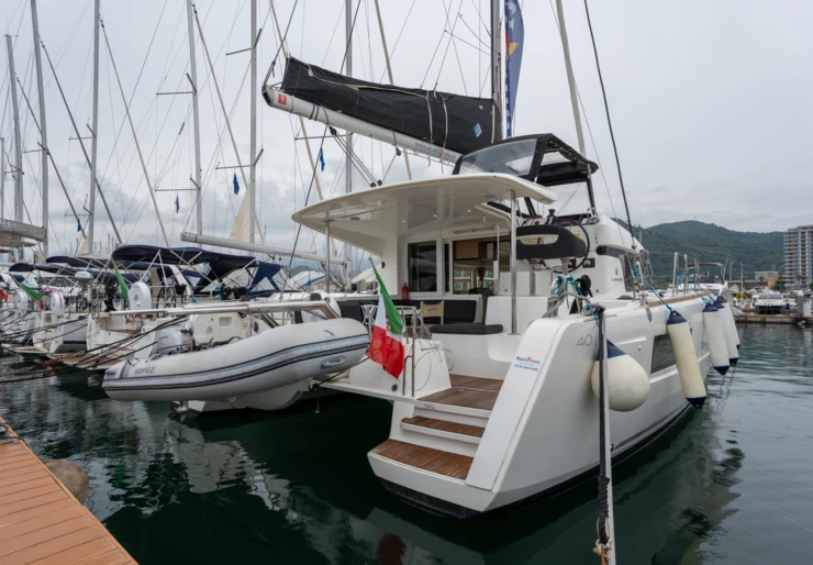 Lagoon 40 Marina d'Arechi | Mascalzone Lametino - Standard line