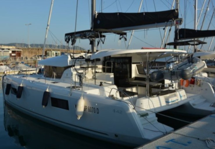 Lagoon 42 Hafen von Salerno | Marepiatto