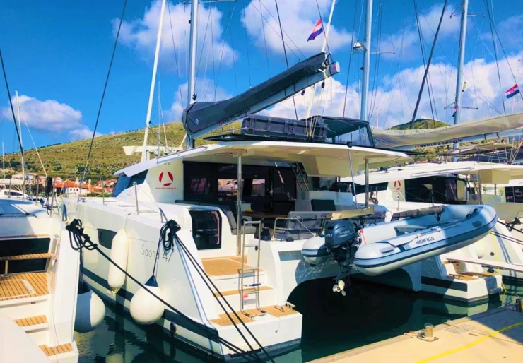 Saona 47 Seget Donji - Marina Baotic | DESAFINADO