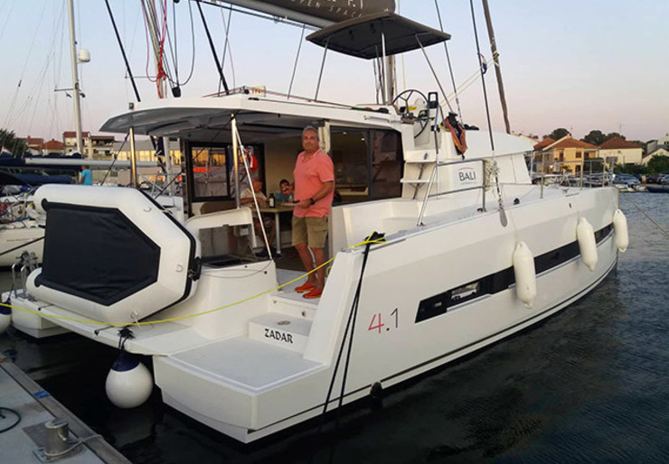 Bali 4.1 Marina Kornati | Sjohus
