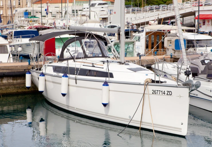 Bavaria Cruiser 34 Hafen von Zadar | Aston