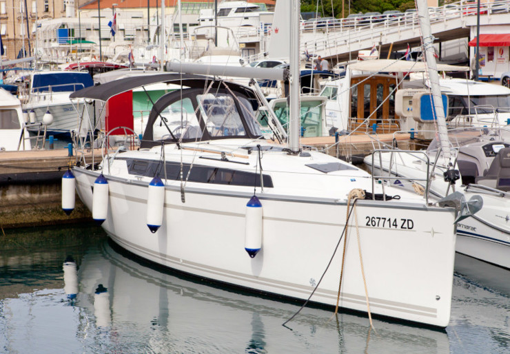 Bavaria Cruiser 34 Porto di Zadar | Aston