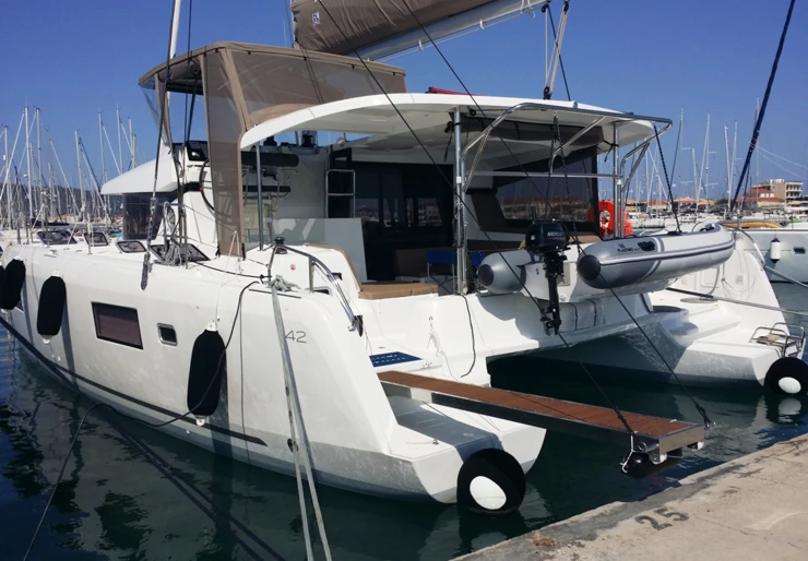 Lagoon 42 Nea Peramos in the Saronic Gulf | ZEN