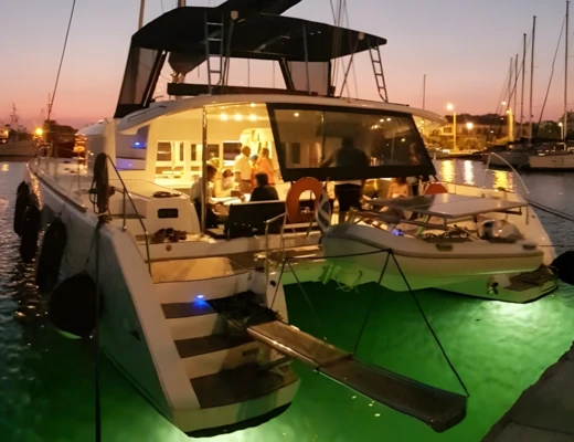 Lagoon 450 F