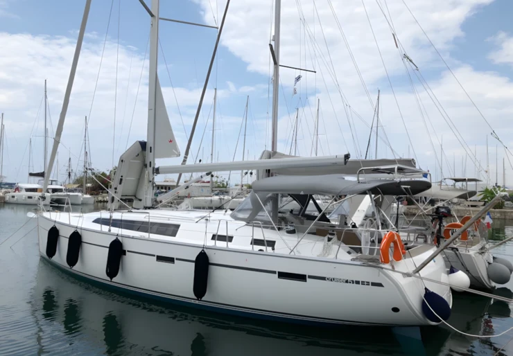 Bavaria Cruiser 51 Lefkas harbour | Alma Libre III