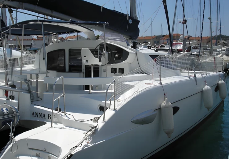 Lavezzi 40 Marina Punat | Mrs. Brightside