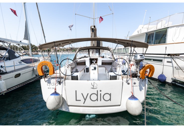 Sun Odyssey 490 Lavrion - port principal | LYDIA