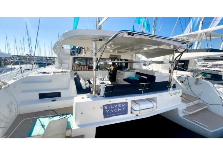 Lagoon 46 Porto di Salerno | Barone