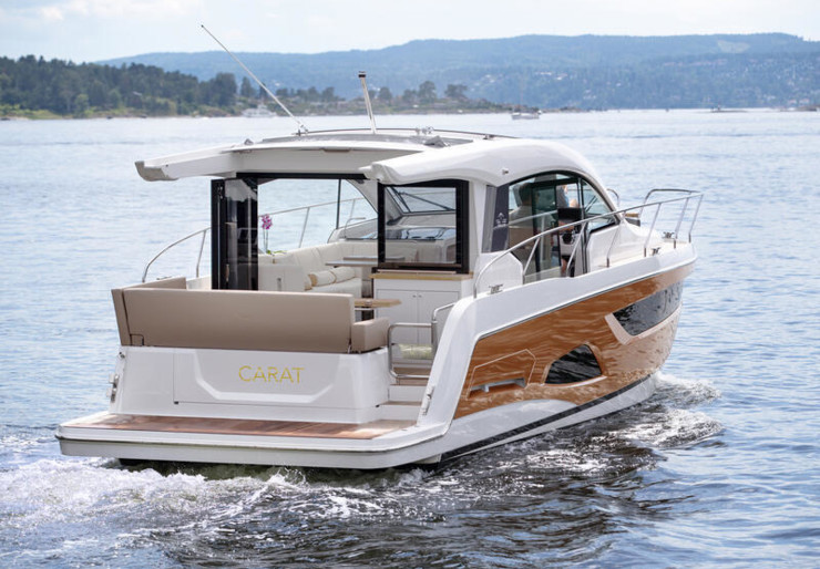 Sealine C390 Marina Kornati | ECSTASEA