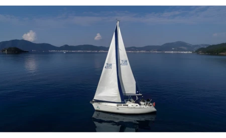 Sun Odyssey 37