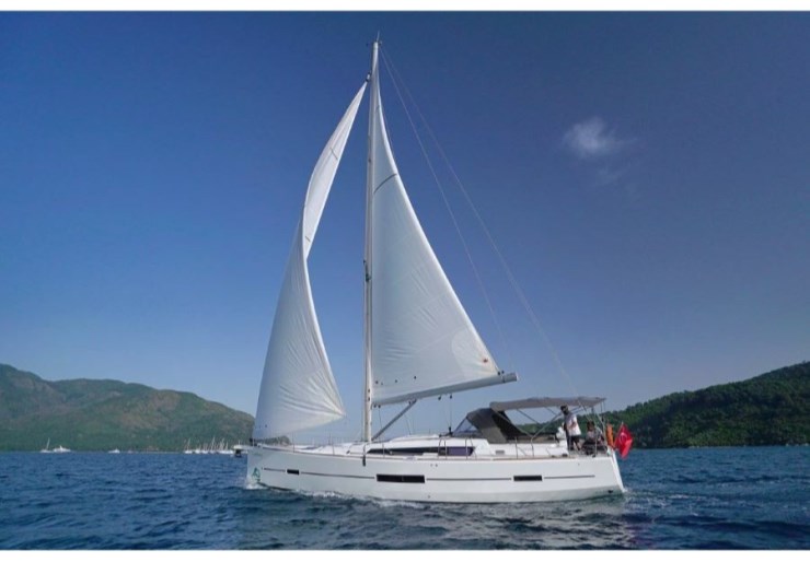 Dufour 520 GL Hafen von Marmaris | La Esperanza