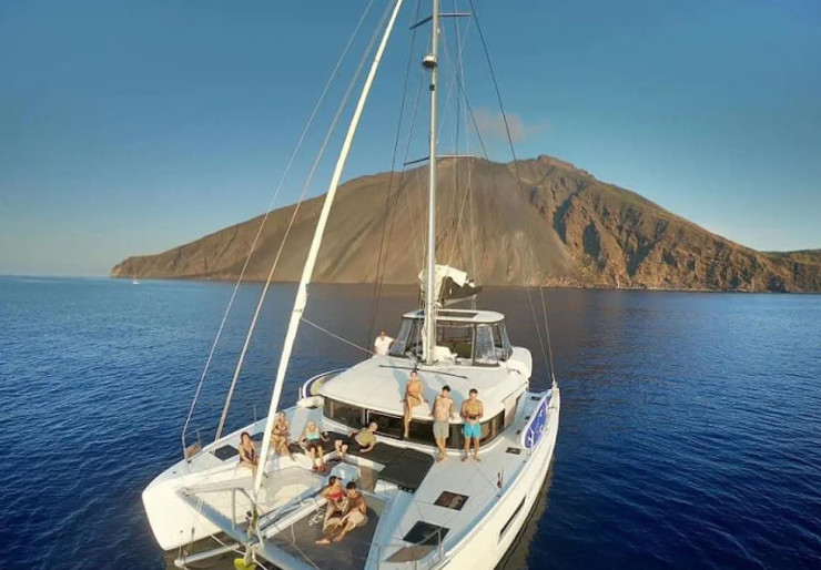 Lagoon 50 Castellammare di Stabia | Colibrì Platinum Service