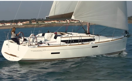 Sun Odyssey 379