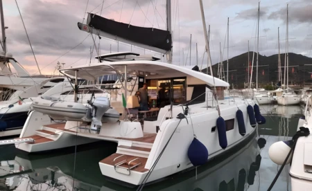 Lagoon 42