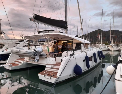 Lagoon 42