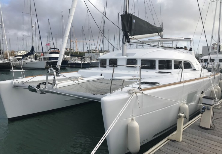 Lagoon 380 Hyeres harbour | Tarawa 3
