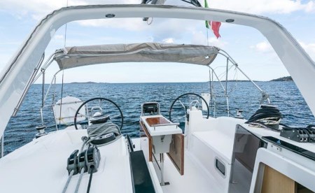 Oceanis 38