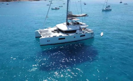 Lagoon 52