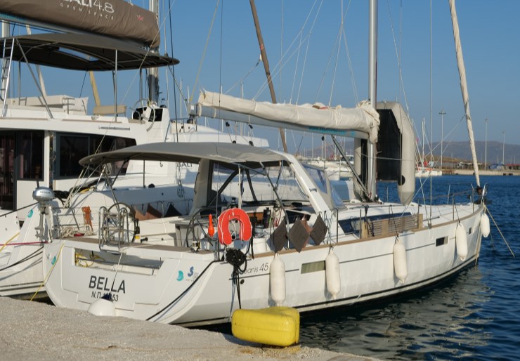 Oceanis 45 Lavrion - port principal | Bella