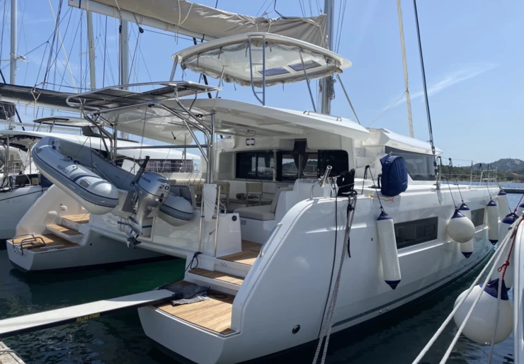 Lagoon 46 Marina d'Arechi | Rolling Stones