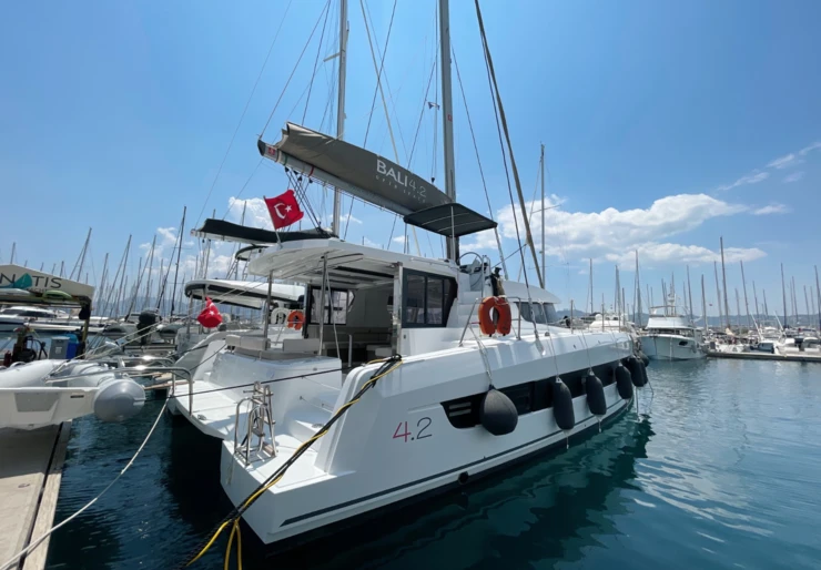 Bali 4.2 Port de Marmaris | Bella II