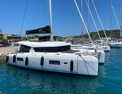 Lagoon 42
