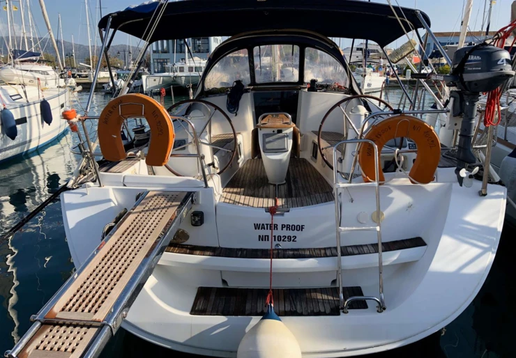 Sun Odyssey 42i Perf Lavrion - main port | Waterproof