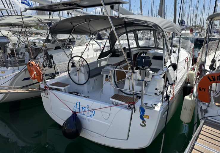 Oceanis 34.1 Alimos Kalamaki | S/Y Aria
