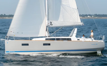 Oceanis 38