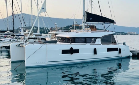 Lagoon 40