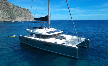 Lagoon 52