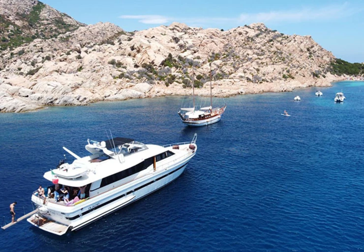 Falcon 76 Fly Hafen von Portisco | Lady Bibi