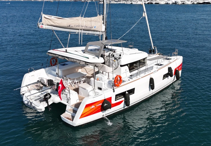 Lagoon 40 Yacht Club Mai | Mithra