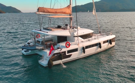 Lagoon 50