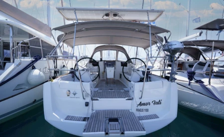 Sun Odyssey 379