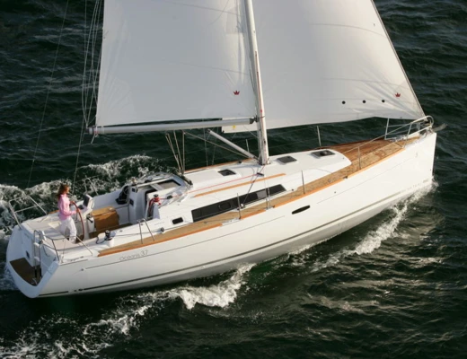 Oceanis 37