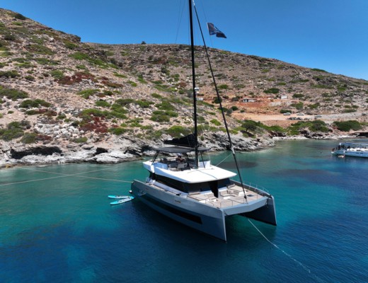 Moon Yacht 60