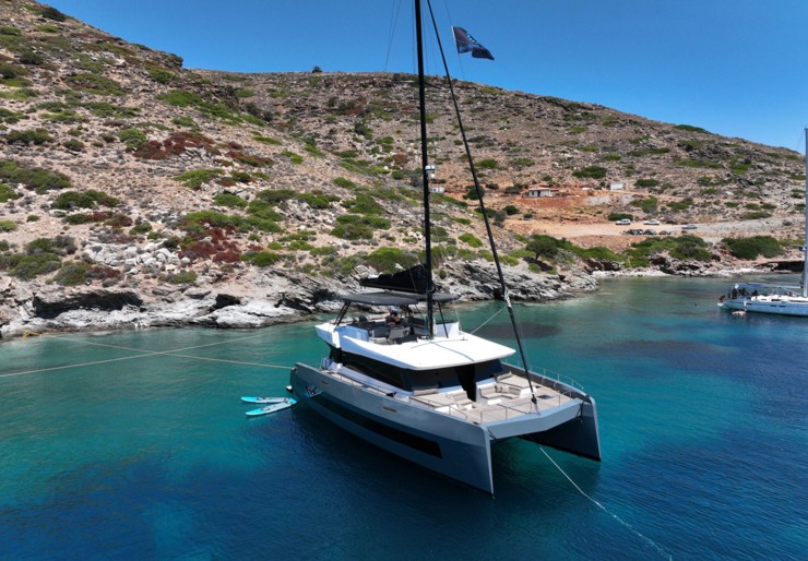 Moon Yacht 60 Lefkas harbour | Moonlight