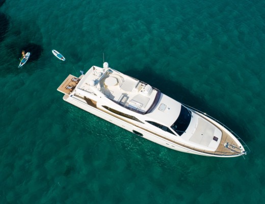Ferretti 780