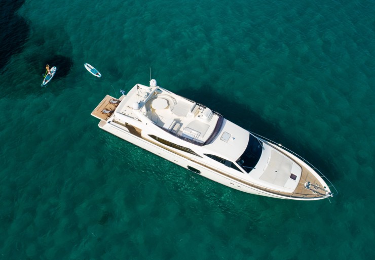 Ferretti 780 Paros harbour | Nineteen